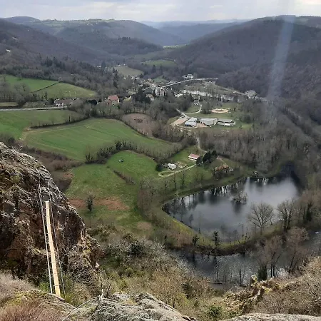 Maison De Maitre Vue Sur Le Puy De Dome Proche D Un Servant
