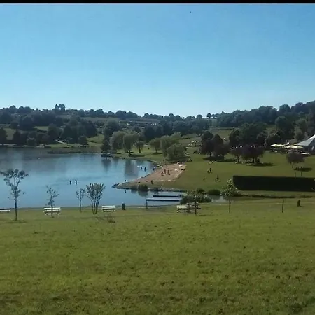 Maison De Maitre Vue Sur Le Puy De Dome Proche D Un Villa *