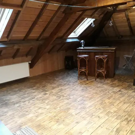 Maison De Maitre Vue Sur Le Puy De Dome Proche D Un *