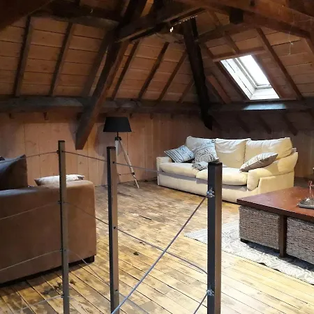 Maison De Maitre Vue Sur Le Puy De Dome Proche D Un Villa Servant